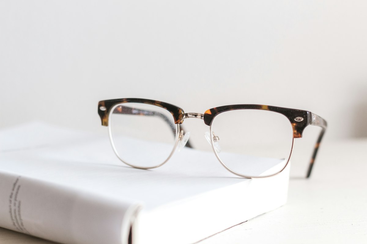 Featured Image for Divyajyoti Eye Hospital Post: Presbyopia After 40: Why Reading Gets Harder and What Helps