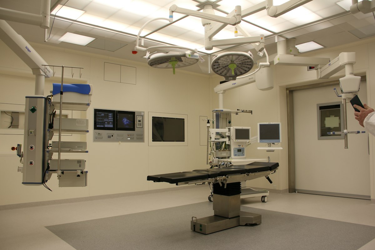 Featured Image for Divyajyoti Eye Hospital Post: LASIK, Trans-PRK, or ICL: Choosing the Right Vision Correction Surgery
